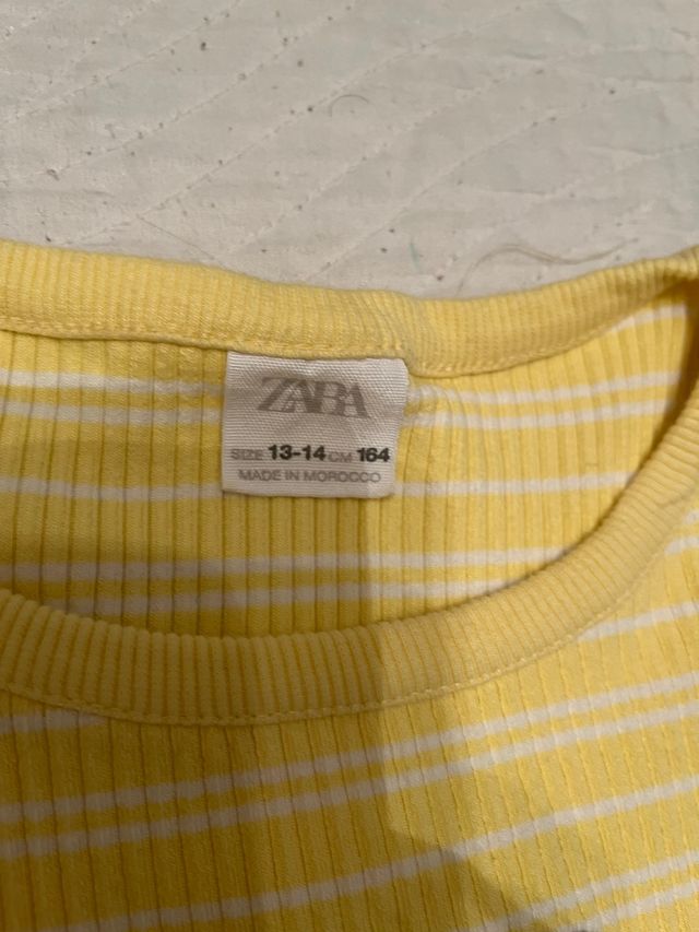 Vestido de Zara con aberturas laterales