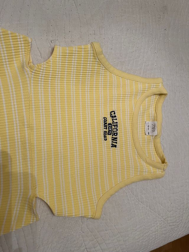 Vestido de Zara con aberturas laterales