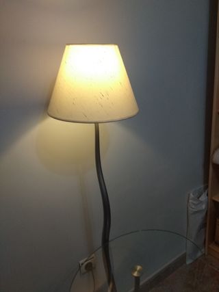 Mesa auxiliar con lámpara de pie, Acero/haya
