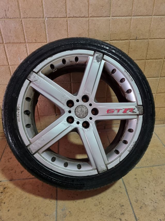 4 llantas MOMO GTR 18"