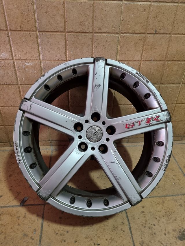 4 llantas MOMO GTR 18"