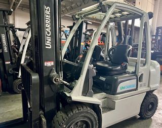 NISSAN 3.2 tn triple 6 m