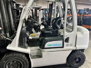 NISSAN 3.2 tn triple 6 m