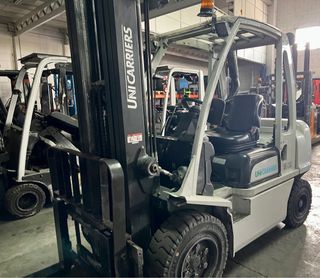 NISSAN 3.2 tn triple 6 m