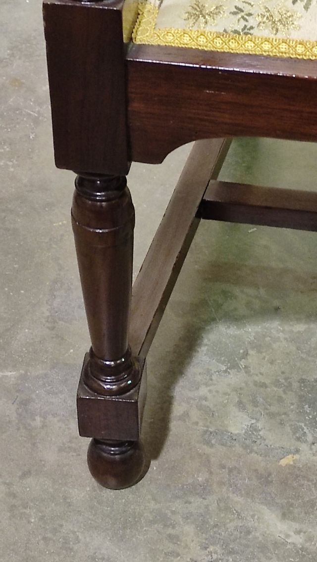 Sillones antiguos de nogal