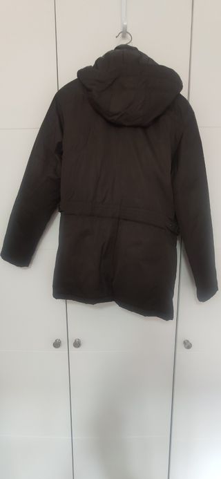 chaqueta hombre impermeable. Cortefiel.