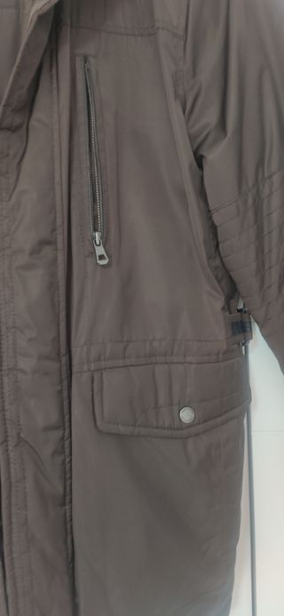 chaqueta hombre impermeable. Cortefiel.