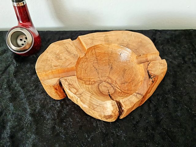 cenicero de madera de olivo