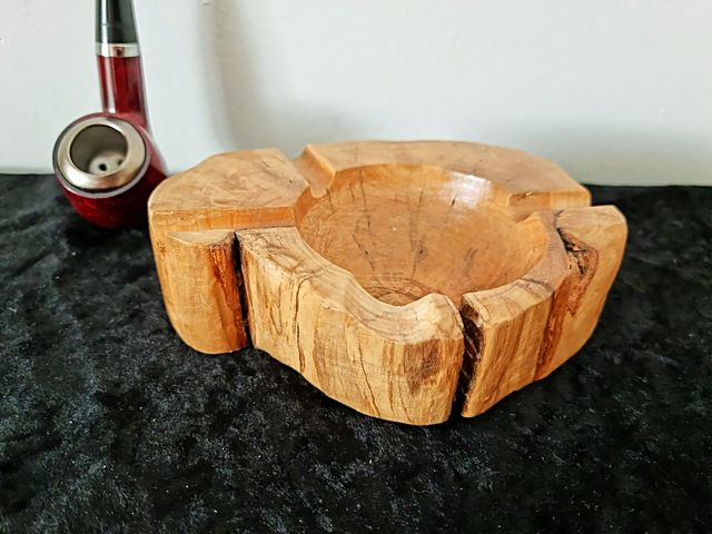 cenicero de madera de olivo