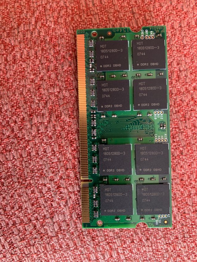 Memorias RAM portátil 1 gb DDR2 3 unidades