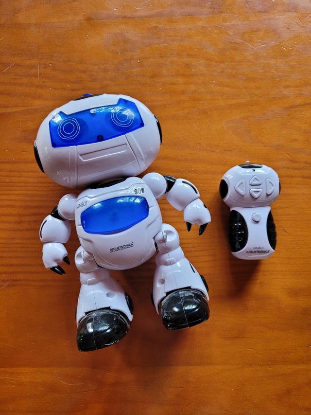 Robot con telecomando