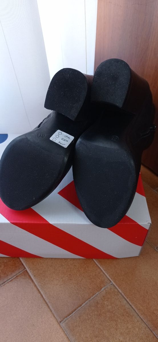 stivali neri tronchetto in pelle nera comodissimi