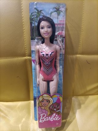 Barbie mora con costume da bagno di plastica nuova