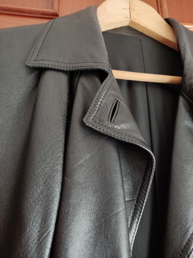 Cholloo gabardina larga 100 % piel, color negro!!