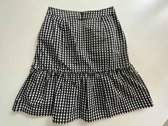 LOTE falda cuadros de ADOLFO DOMÍNGUEZ y top.