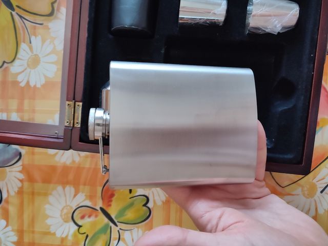 set fiaschetta con 4 bicchieri