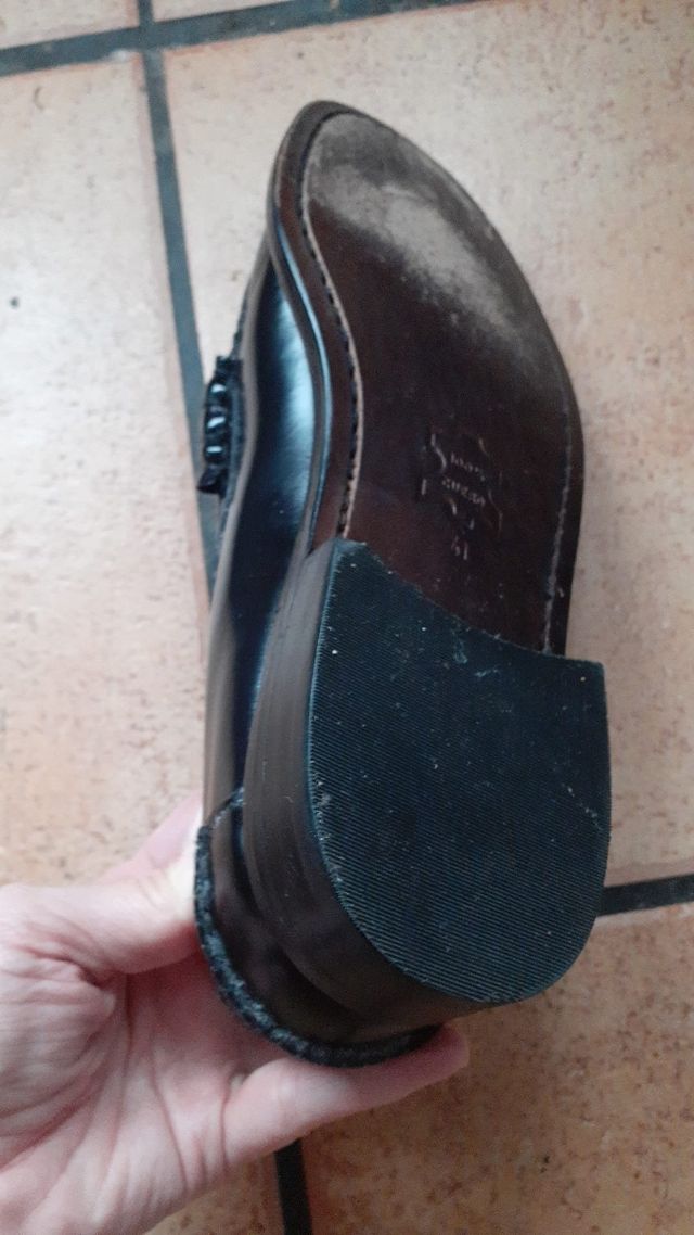 Mocasines negros adoc