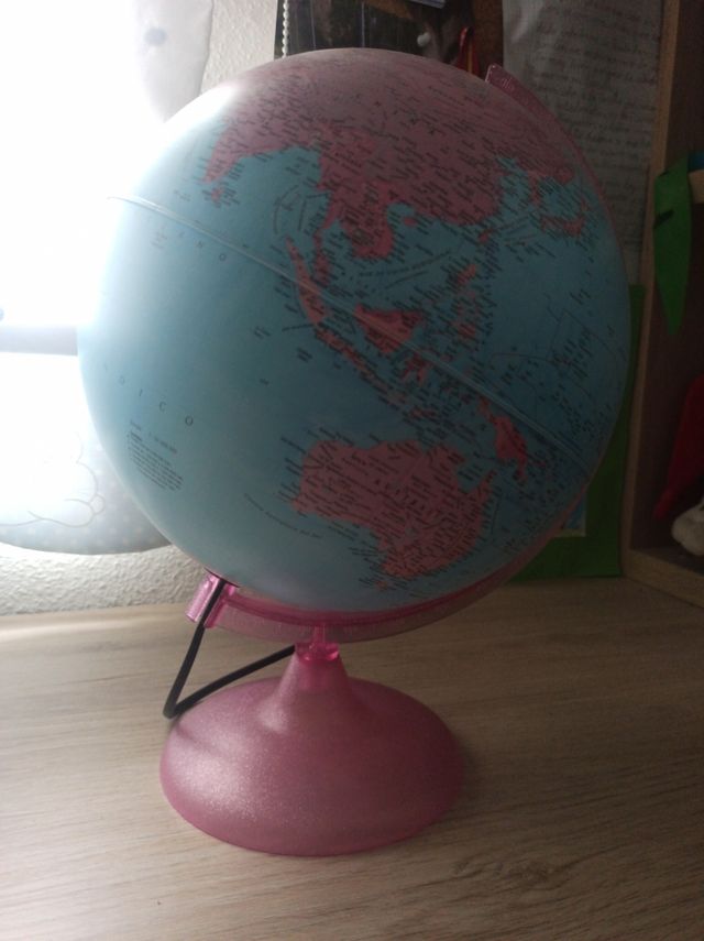 Globo terráqueo con Luz