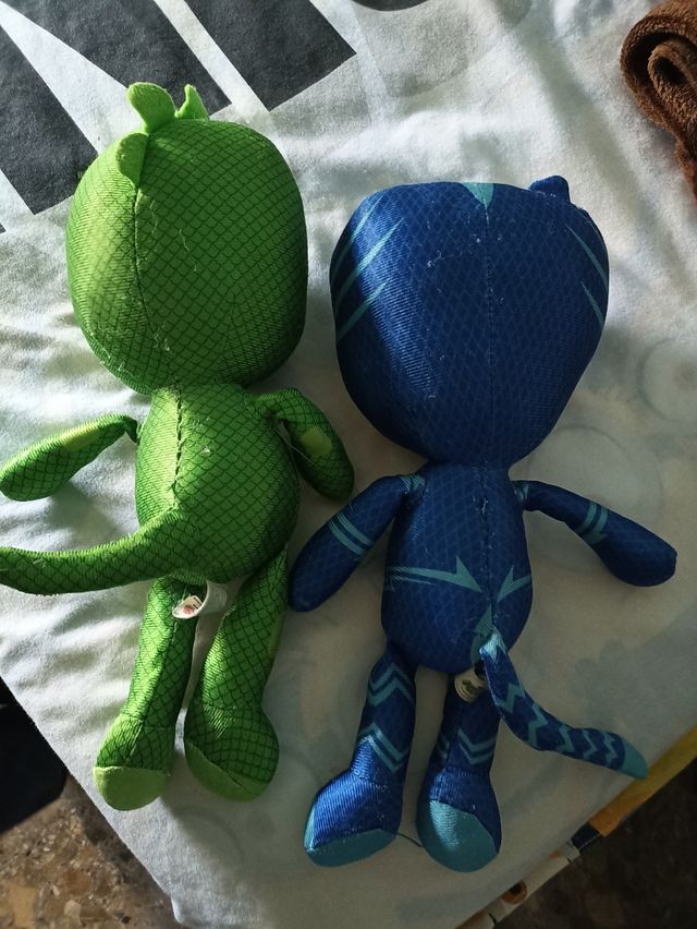 peluches PJ marks gecko y gatuno