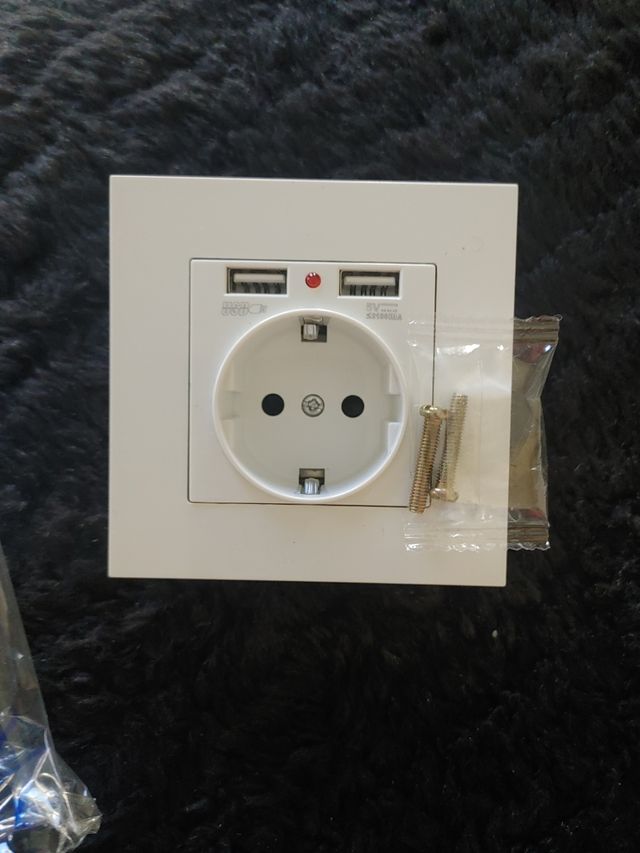 enchufe con 2 USB carga