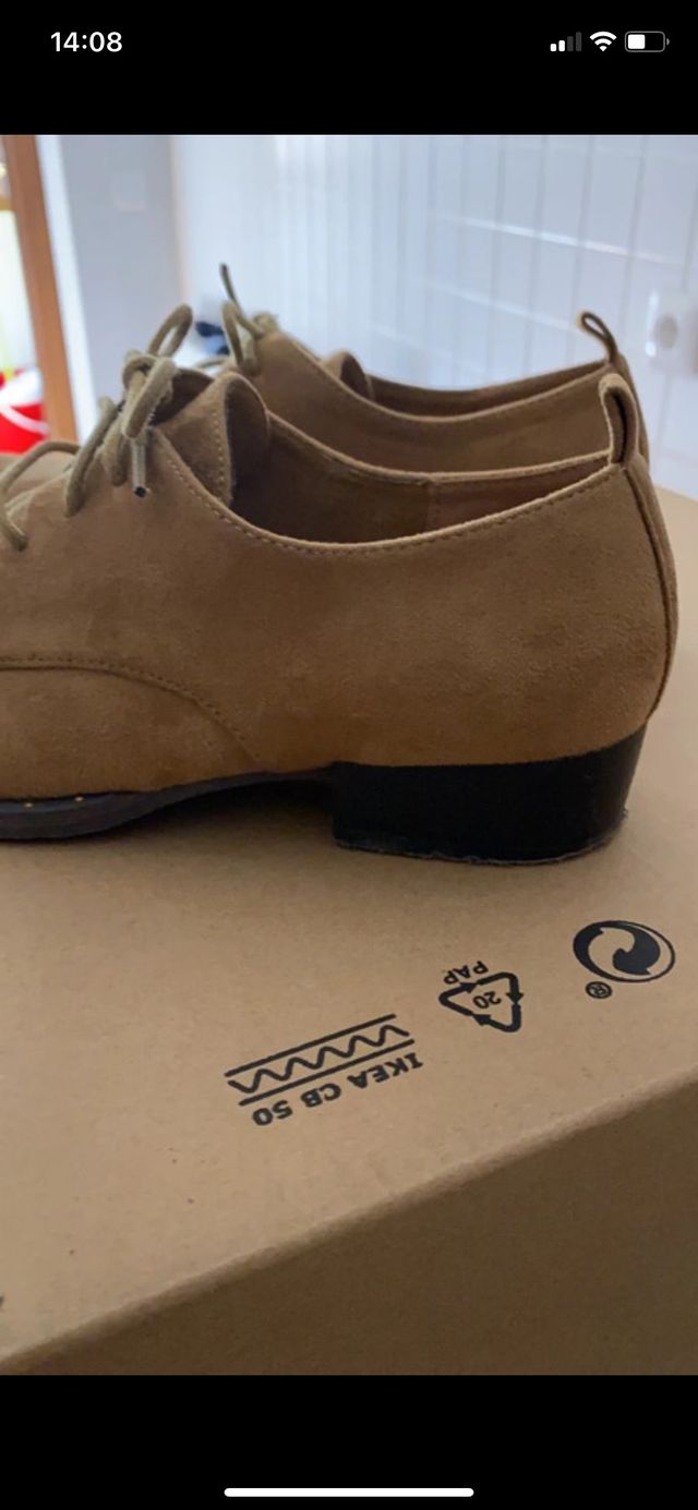 Zapato cordones camel. Talla 39