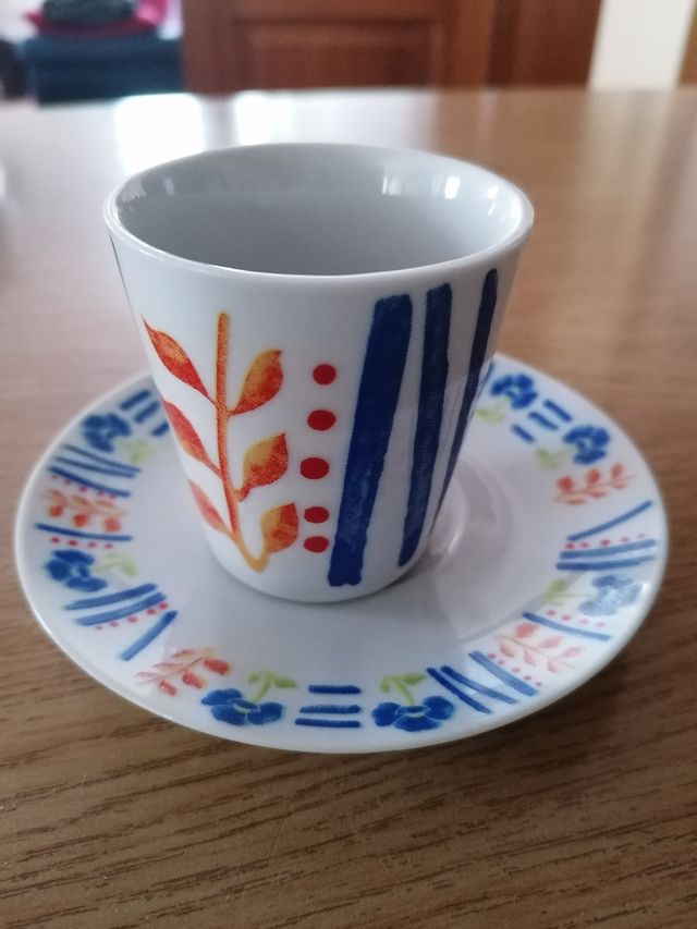 Set di 6 tazze da caffè e piattino in porcellana