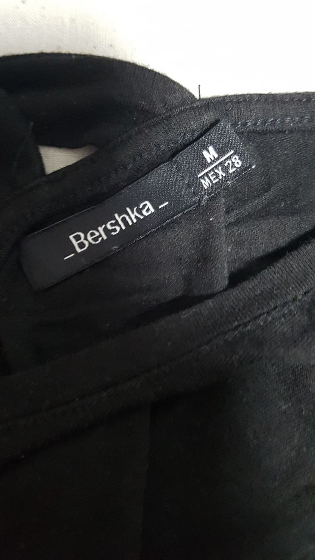 Camiseta manga corta negra Bershka T-M