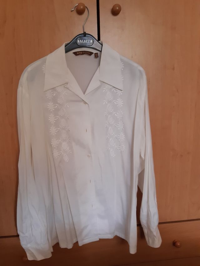 camicia ricamata (super scontata)