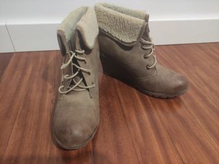 Botines con cuña forrados de borreguito Talla 37 