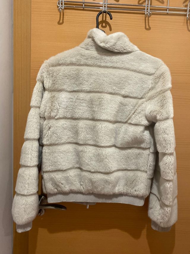 Abrigo de pelo sintetico 