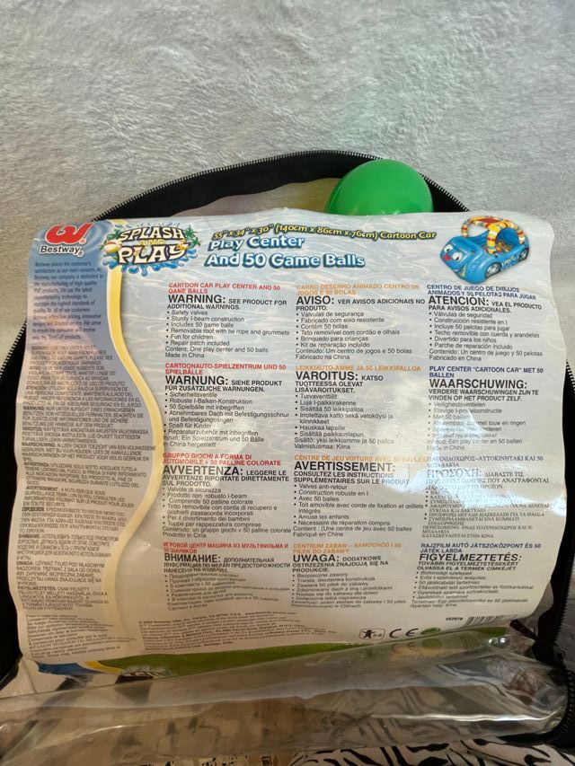 Hinchable coche con bolas