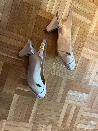ZAPATOS SEÑORA. NUM 39. MARCA PIE SANTO