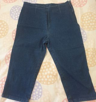 Skinny jeans bermuda shorts - size M - worn twice 