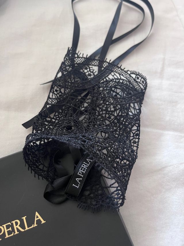 Puño de muñeca en encaje de La Perla