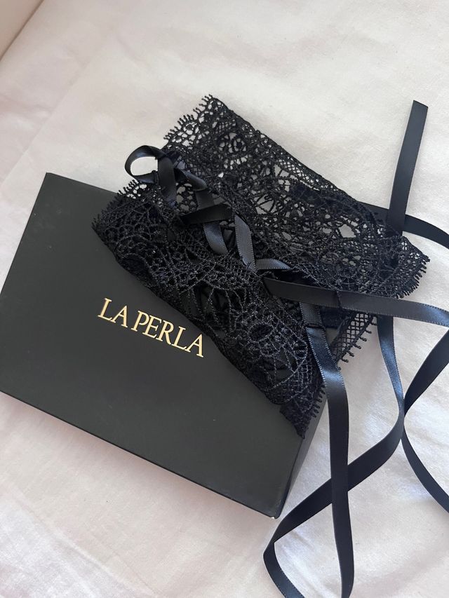 Puño de muñeca en encaje de La Perla