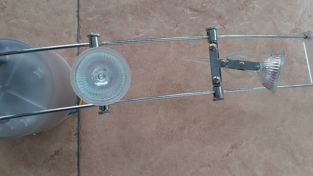 dos lamparas de techo con 4 focos.