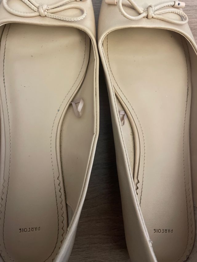 Bailarinas beige de parfois.