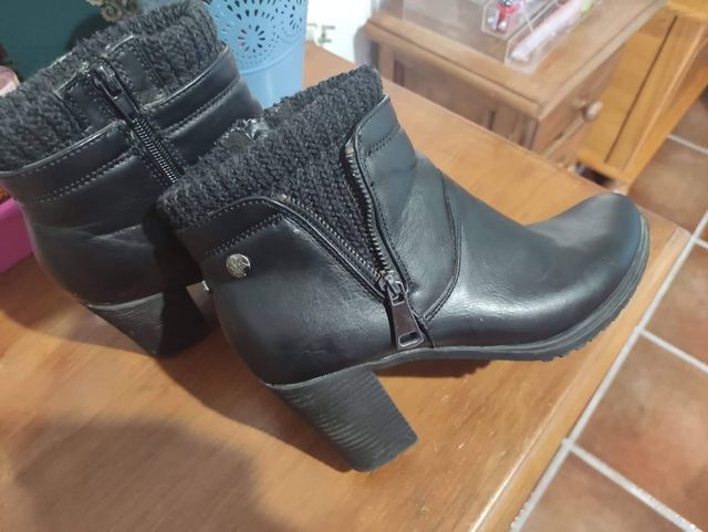 botines negros de material