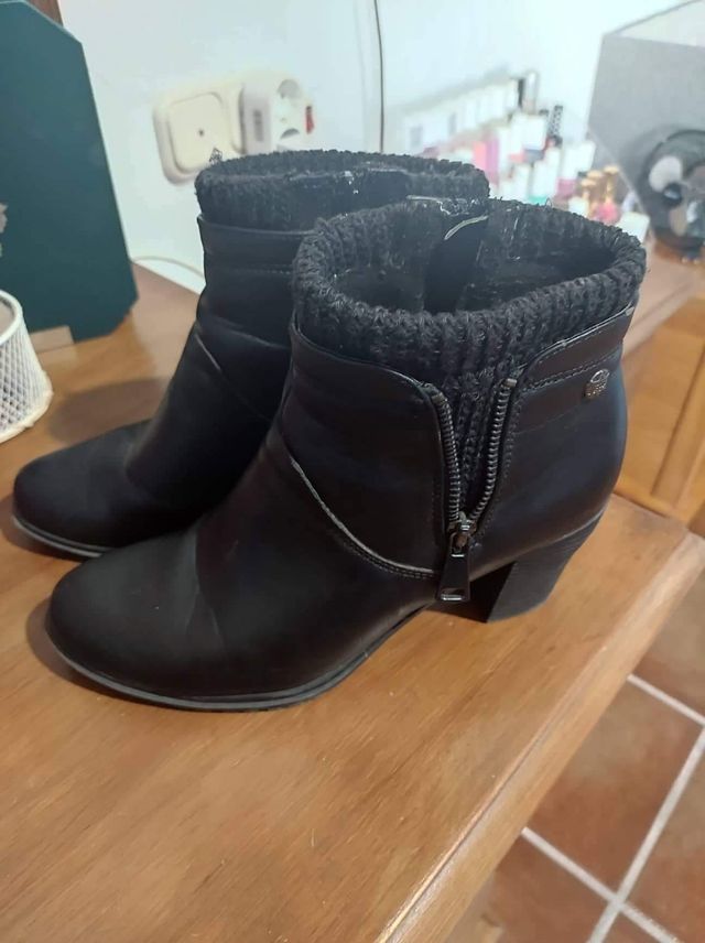 botines negros de material