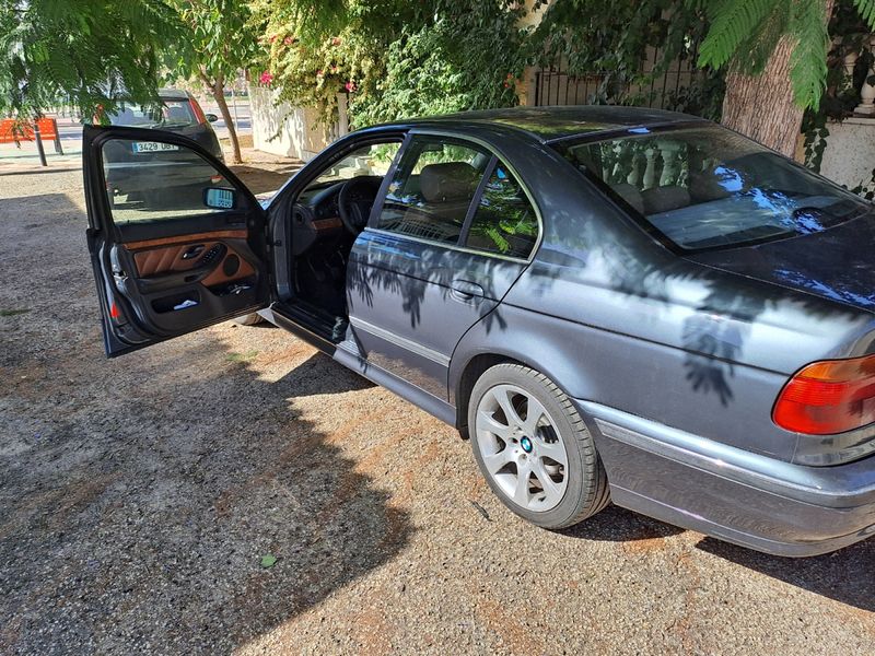BMW Serie 5 1999 - foto 1