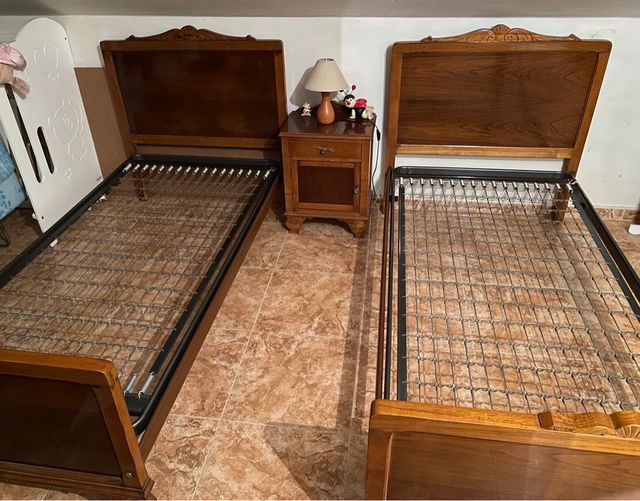 Habitación de madera antigua