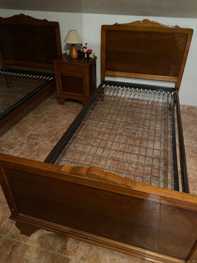 Habitación de madera antigua