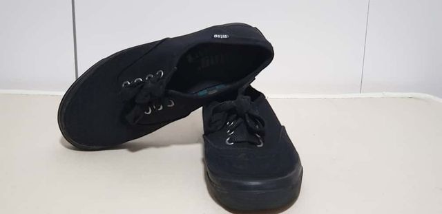 Sneakers nere taglia 36 marca Mustang