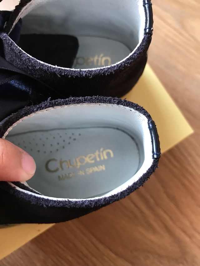 Botín en piel de charol azul marino