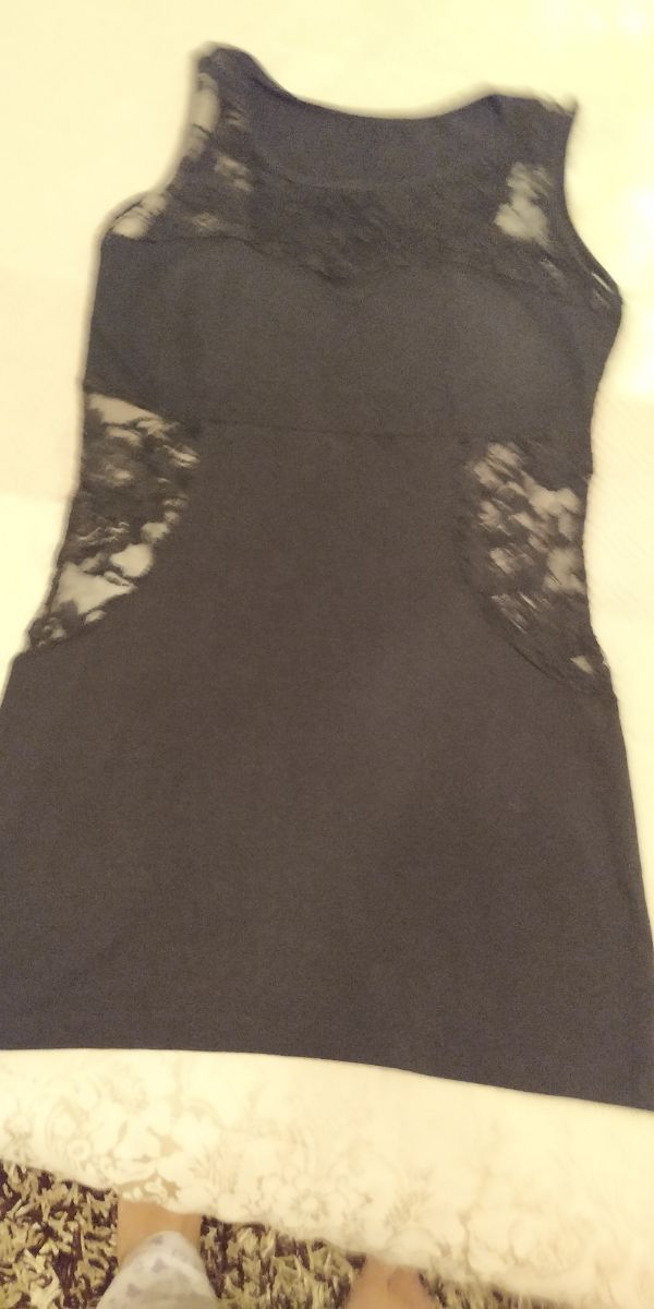 vestido negro corto
