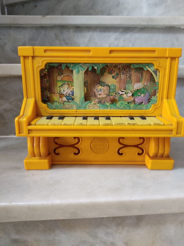 Pianoforte Domenech anni '70