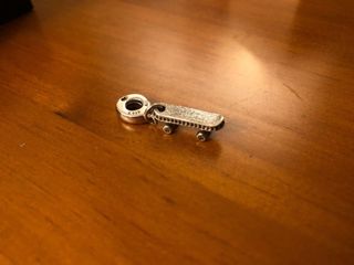 Charm Pandora patinete