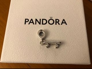 Charm Pandora patinete