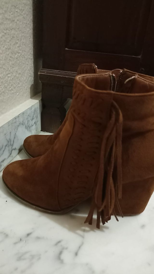 Botines con flecos