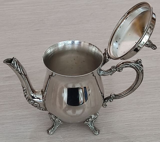 Juego de café con bandeja, todo bañado en plata